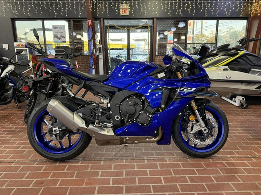 2026 YAMAHA YZF-R1