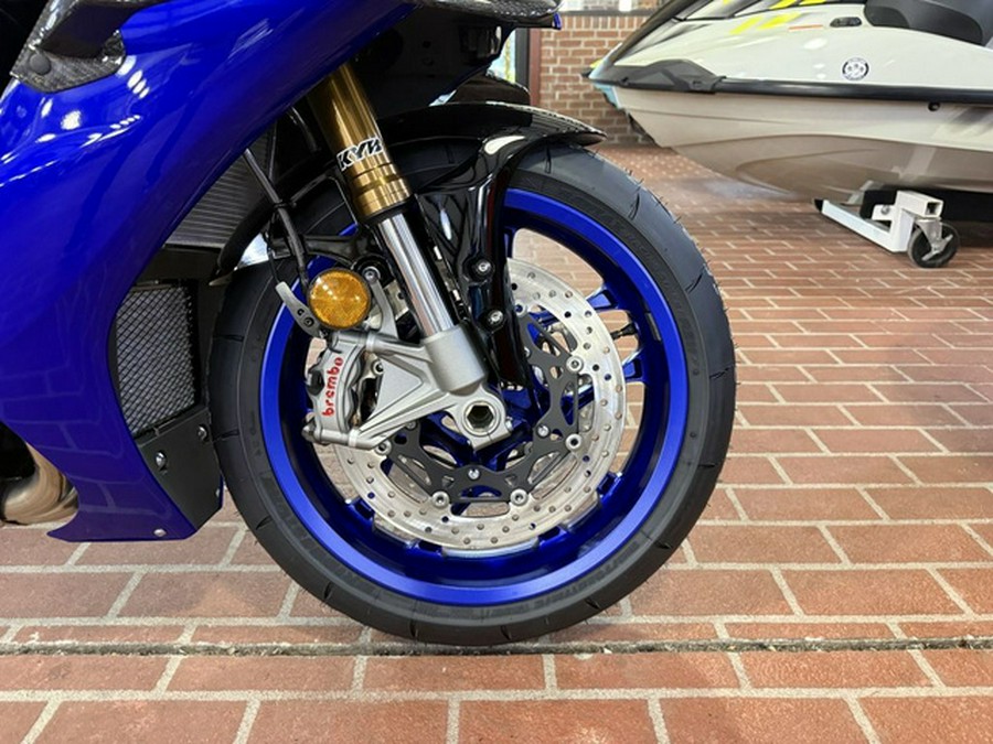 2026 YAMAHA YZF-R1
