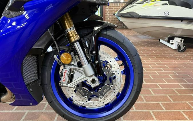 2026 YAMAHA YZF-R1