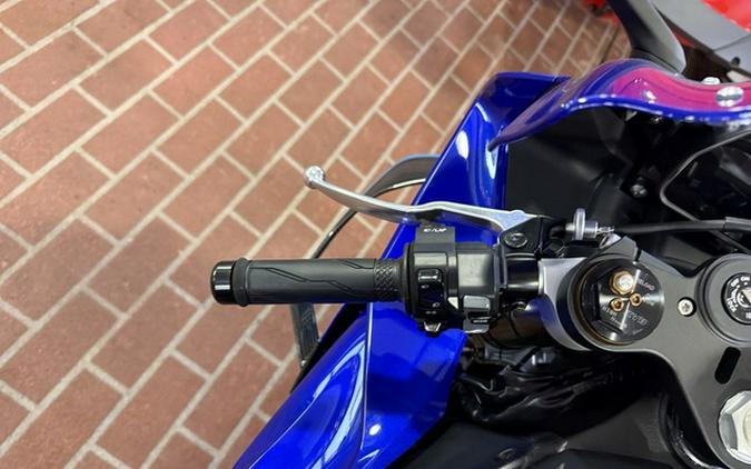 2026 YAMAHA YZF-R1
