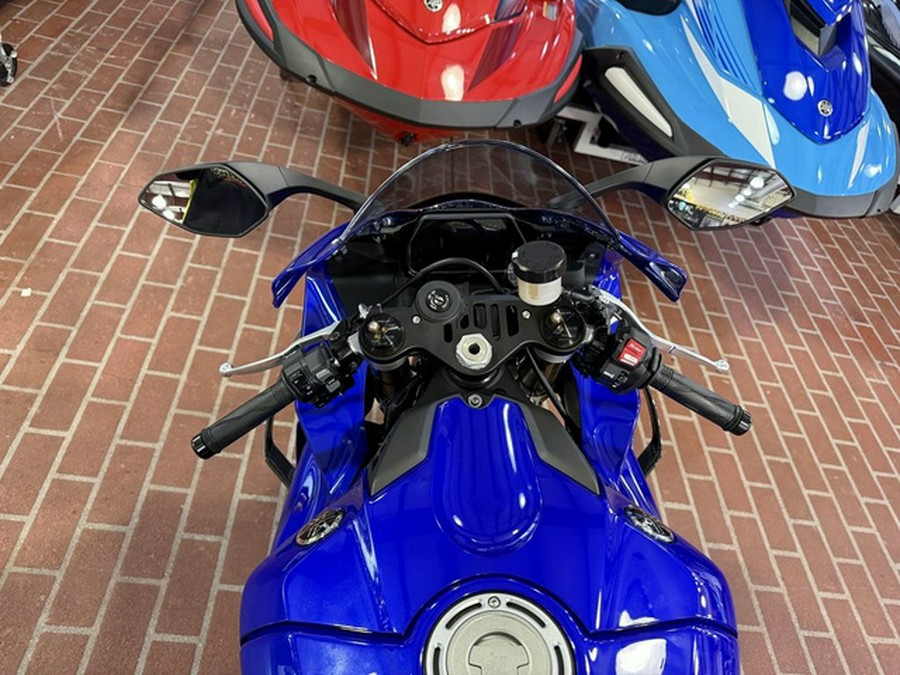 2026 YAMAHA YZF-R1