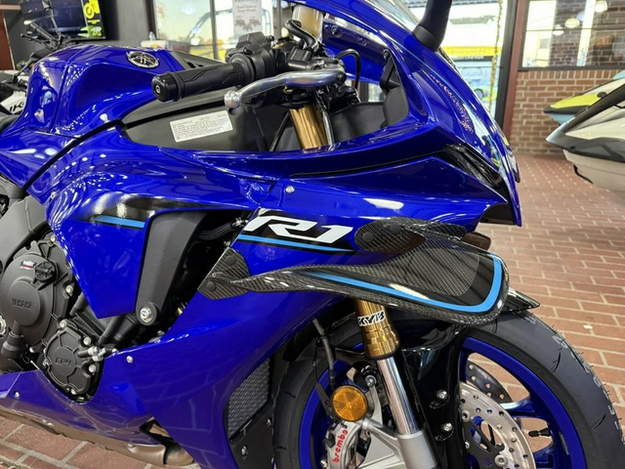 2026 YAMAHA YZF-R1