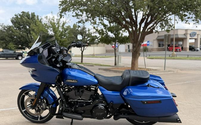 2024 Harley-Davidson® Road Glide® Blue Burst - Black Finish