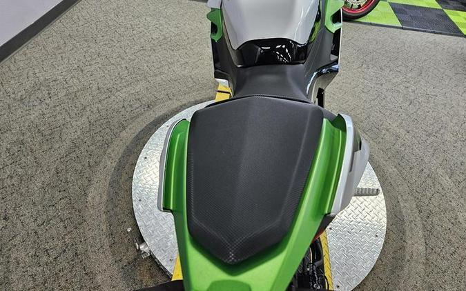 2024 Kawasaki Ninja® e-1 ABS