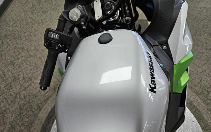 2024 Kawasaki Ninja® e-1 ABS