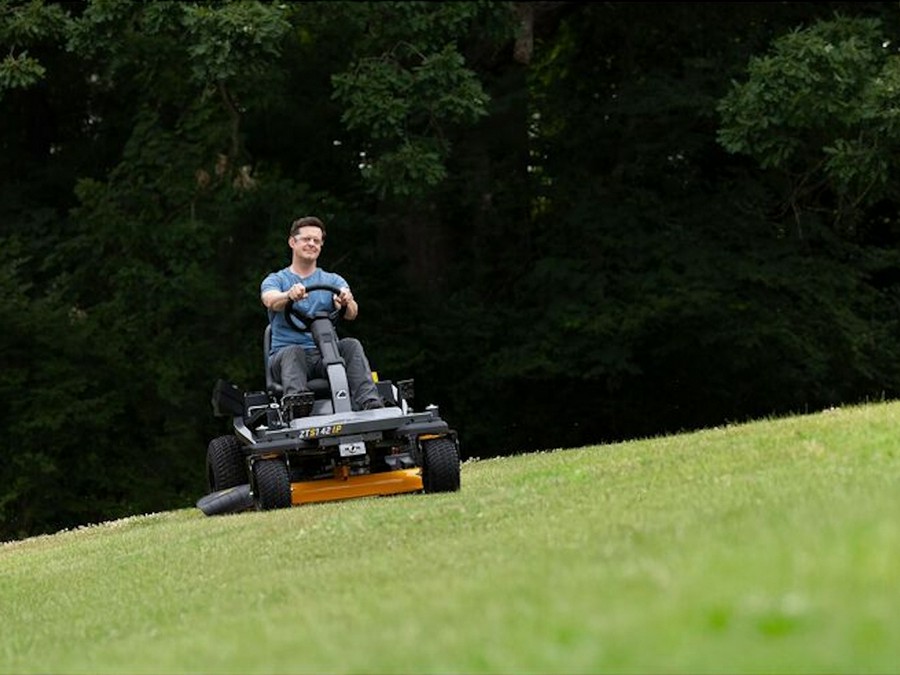 2025 Cub Cadet ZTS1 42IP - 108541