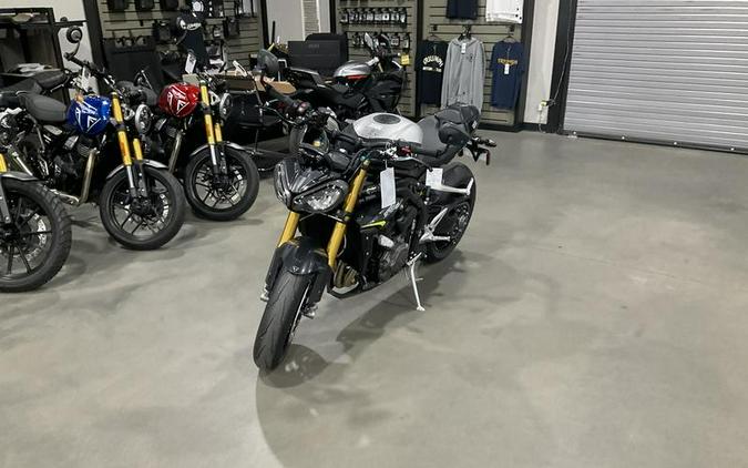 2025 Triumph Speed Triple 1200 RS Jet Black