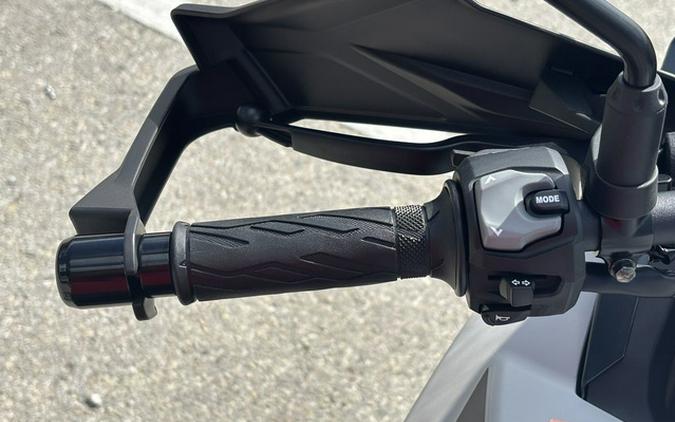 2027 Suzuki SV 7GX