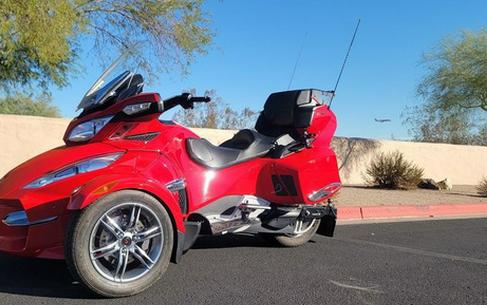 2012 Can-Am Spyder RT Audio & Convenience SE5