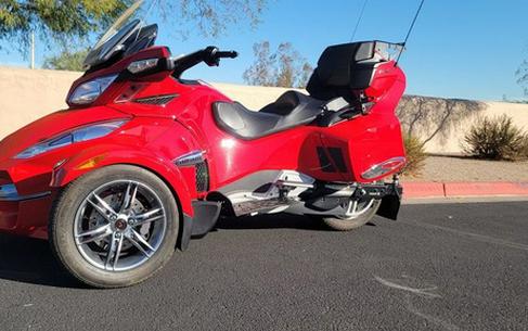 2012 Can-Am Spyder RT Audio & Convenience SE5