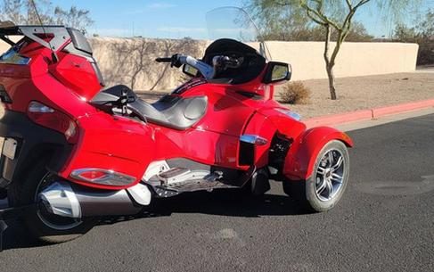 2012 Can-Am Spyder RT Audio & Convenience SE5