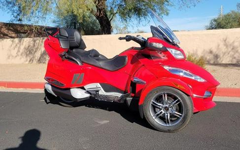 2012 Can-Am Spyder RT Audio & Convenience SE5