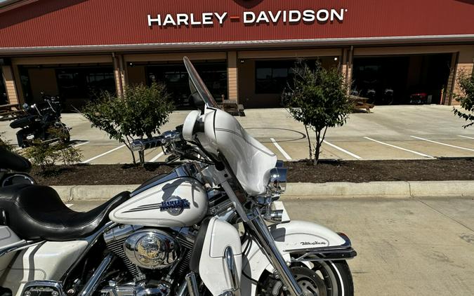 2006 Harley-Davidson Electra Glide® Ultra Classic® Glacier White Pearl