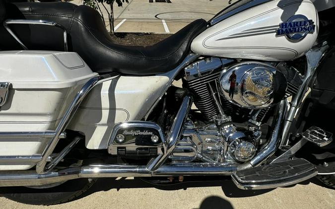 2006 Harley-Davidson Electra Glide® Ultra Classic® Glacier White Pearl