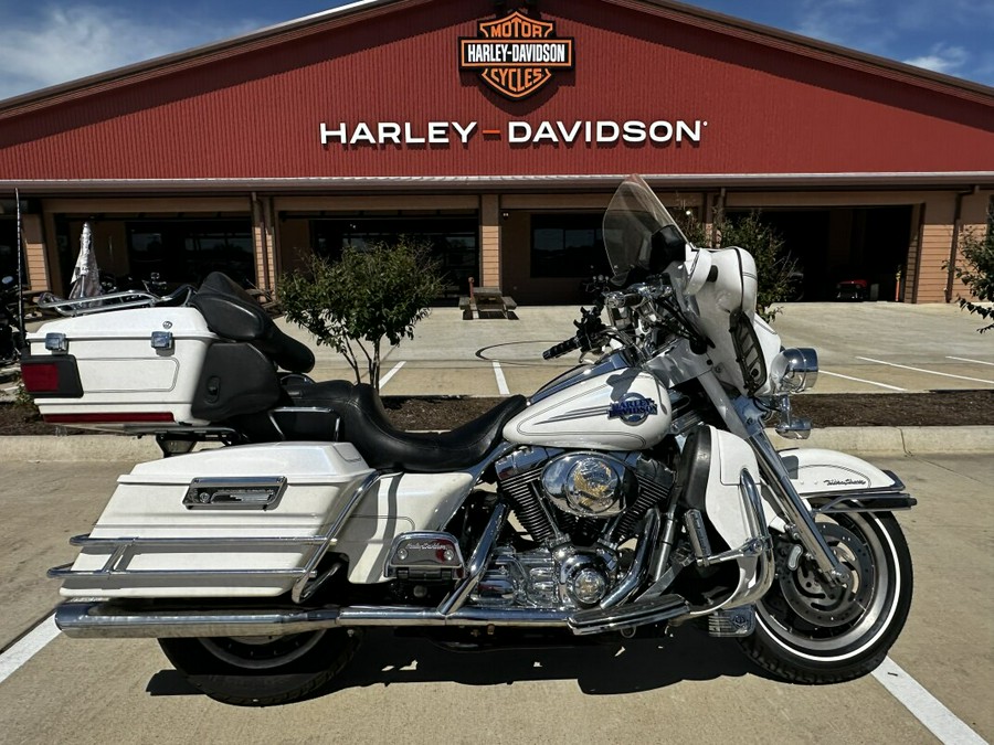 2006 Harley-Davidson Electra Glide® Ultra Classic® Glacier White Pearl