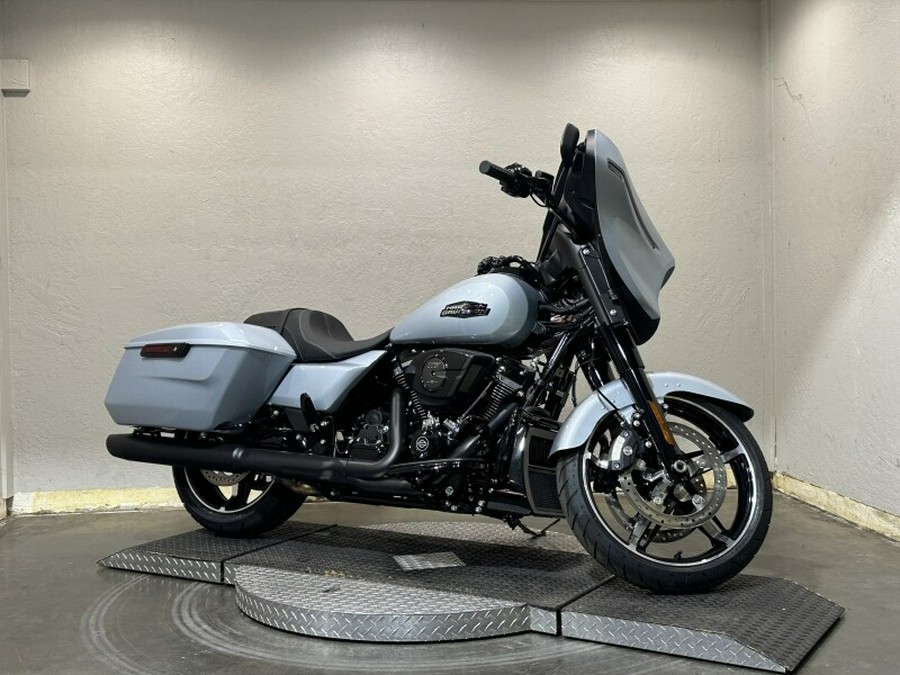 Harley-Davidson Street Glide® 2024 FLHX 84456921 ATLAS SLV MTLIC