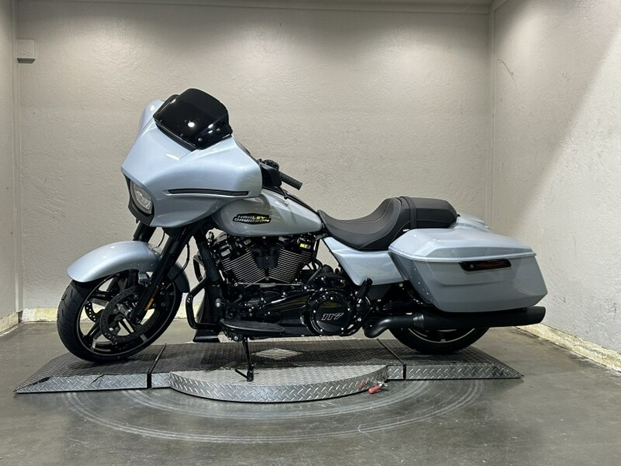 Harley-Davidson Street Glide® 2024 FLHX 84456921 ATLAS SLV MTLIC