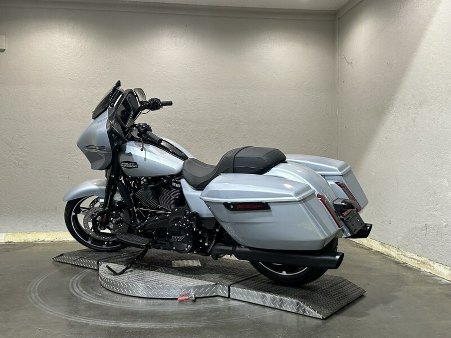 Harley-Davidson Street Glide® 2024 FLHX 84456921 ATLAS SLV MTLIC