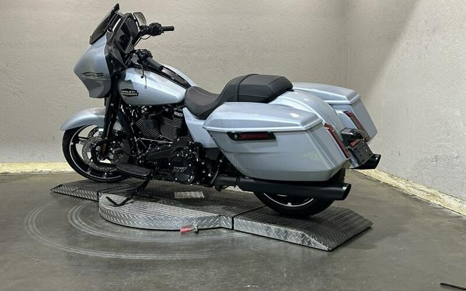 Harley-Davidson Street Glide® 2024 FLHX 84456921 ATLAS SLV MTLIC