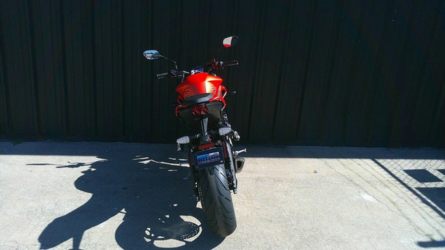 2025 Triumph Street Triple 765 R Matte Baja Orange