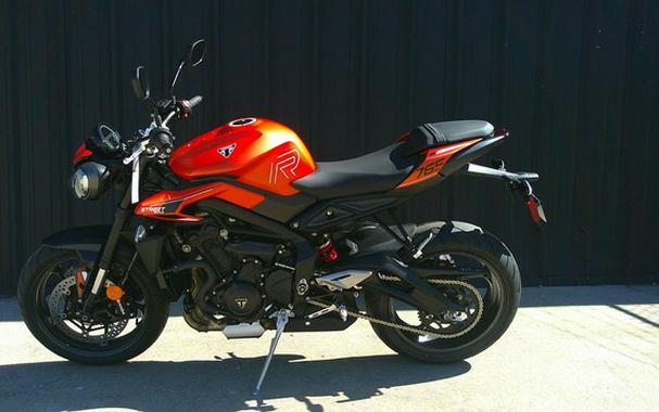 2025 Triumph Street Triple 765 R Matte Baja Orange