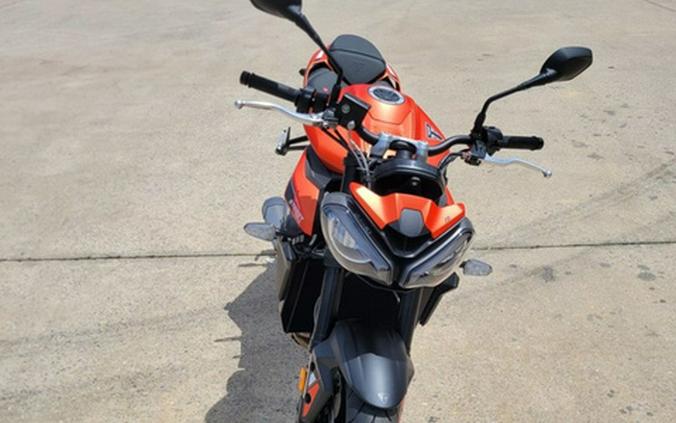 2025 Triumph Street Triple 765 R Matte Baja Orange