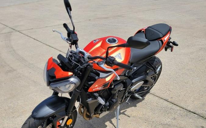 2025 Triumph Street Triple 765 R Matte Baja Orange