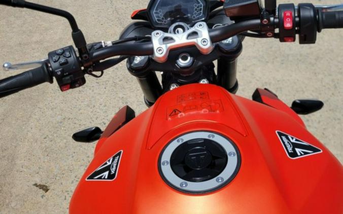 2025 Triumph Street Triple 765 R Matte Baja Orange