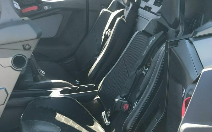 2026 Can-Am MAVERICK R MAX X RS WITH SMART-SHOX 999T DCT