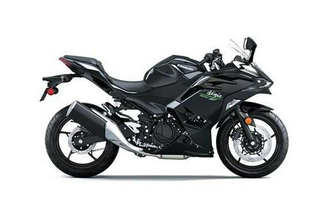 2024 Kawasaki Ninja® 500 KRT BASE