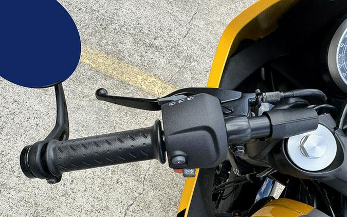 2026 Triumph Thruxton 400 Metallic Racing Yellow / Aluminium Si