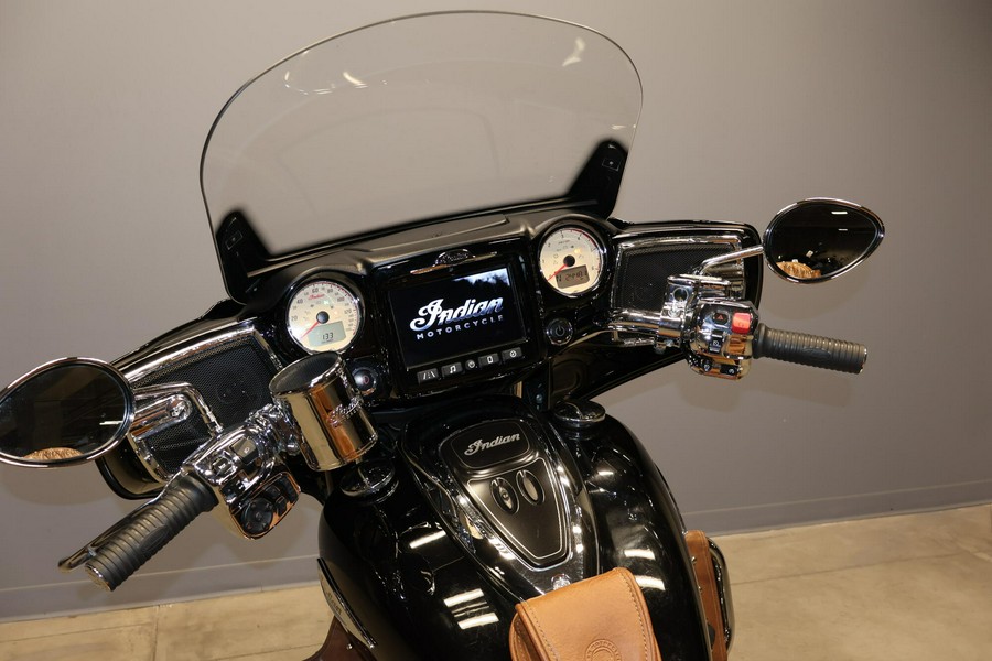 2017 Indian Motorcycle Roadmaster Thunder Black