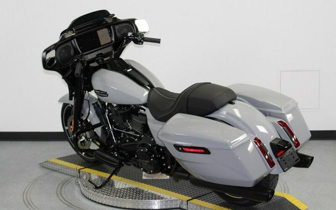 Harley-Davidson Street Glide® 2024 FLHX 84456912 BILLIARD GRAY