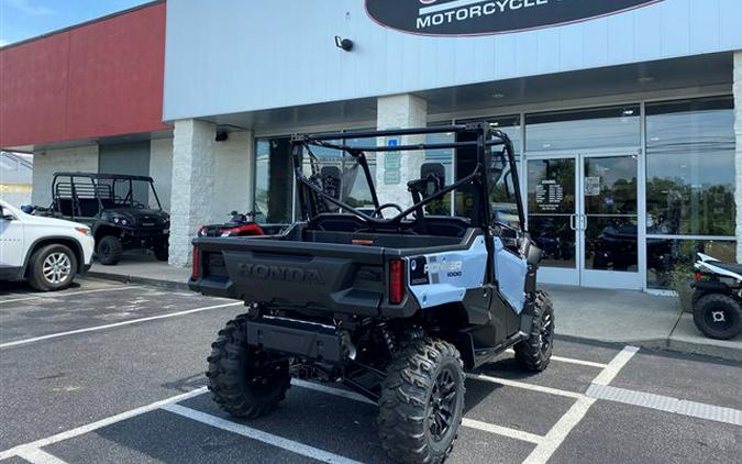 2024 Honda Pioneer 1000 Deluxe