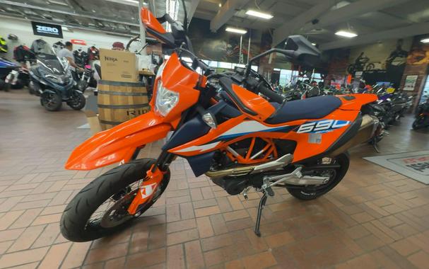 2023 KTM 690 SMC R