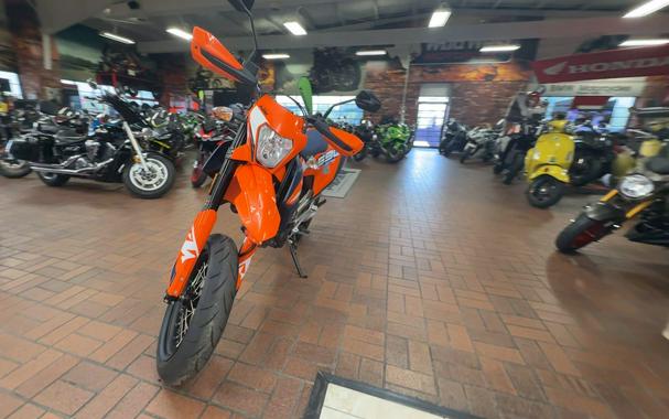 2023 KTM 690 SMC R