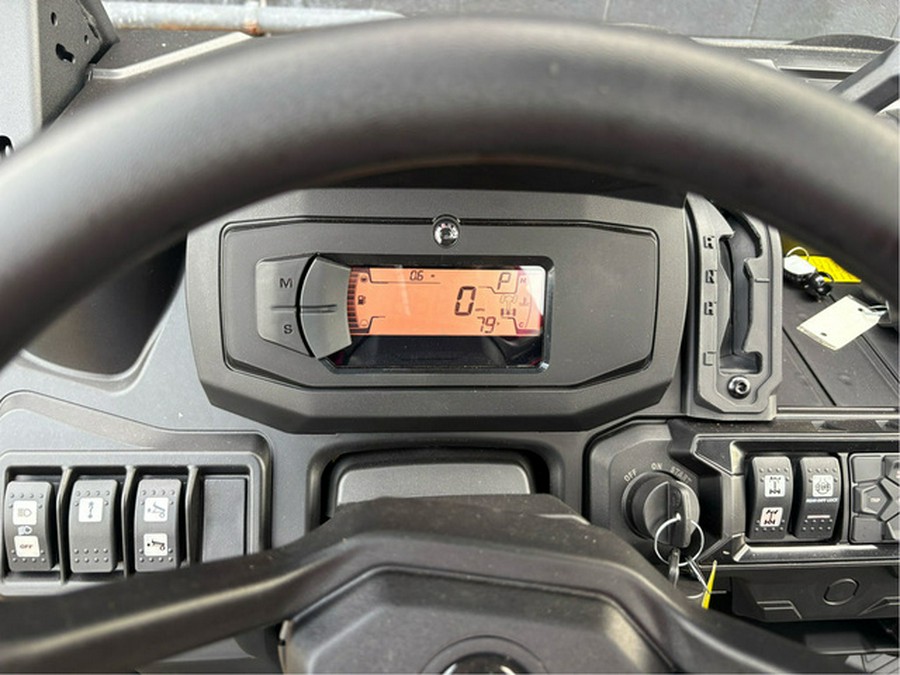 2025 Can-Am Commander XT 700