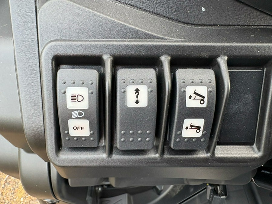 2025 Can-Am Commander XT 700