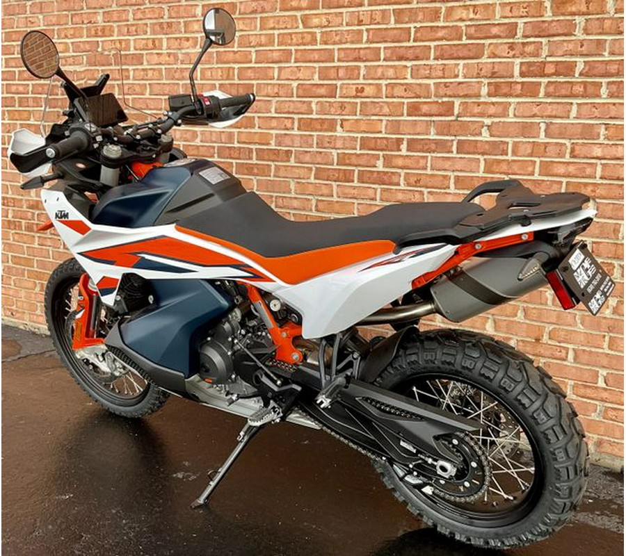 2024 KTM Adventure 890 R