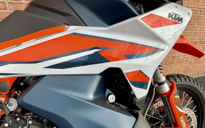 2024 KTM Adventure 890 R