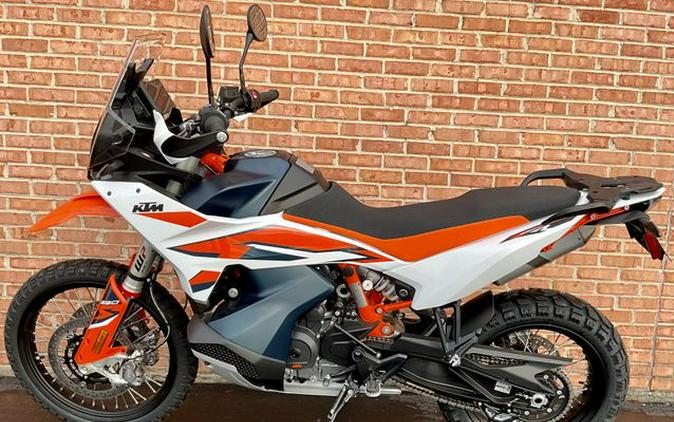 2024 KTM Adventure 890 R