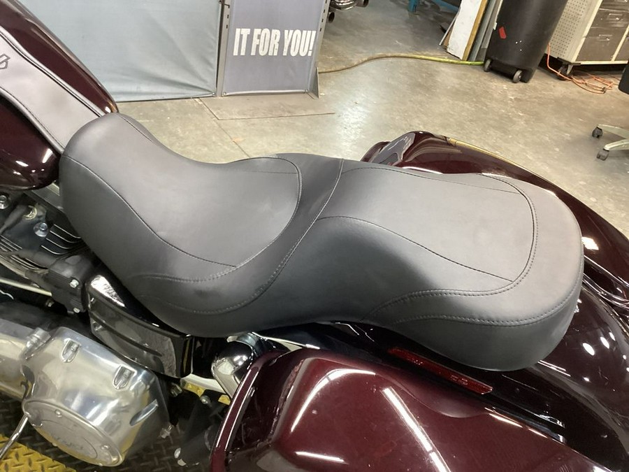 2014 Harley-Davidson® FLD - Dyna® Switchback™