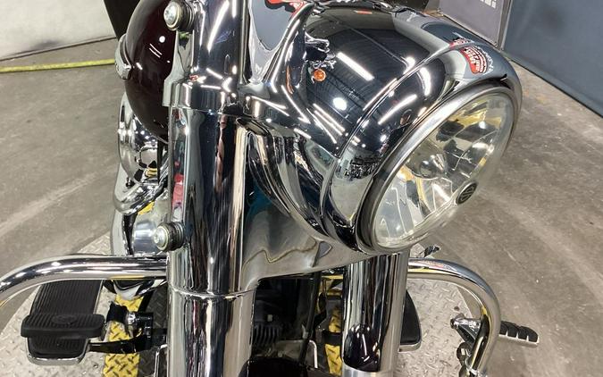 2014 Harley-Davidson® FLD - Dyna® Switchback™