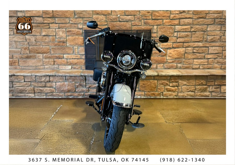 2025 Harley-Davidson® Heritage Classic Billiard Grey w/Cast Wheels