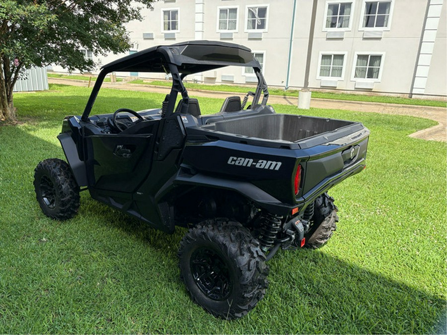 2025 Can-Am Commander XT 700