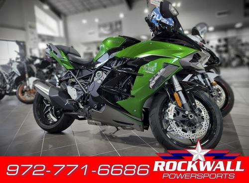 2019 Kawasaki Ninja H2 SX SE+ Review: Supercharged Travel