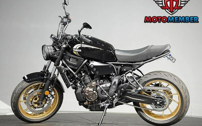 2025 Yamaha XSR 700