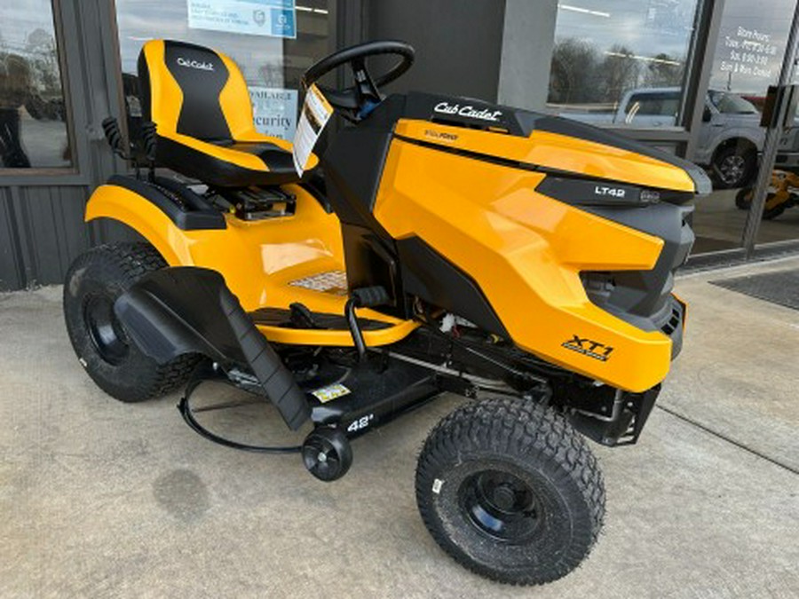 2026 Cub Cadet XT1 Enduro Series XT1 LT42 IntelliPOWER 42 in. Cub Cadet 547 cc