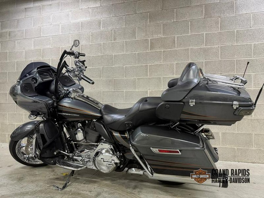 2016 Harley-Davidson® FLTRUSE - CVO™ Road Glide Ultra®