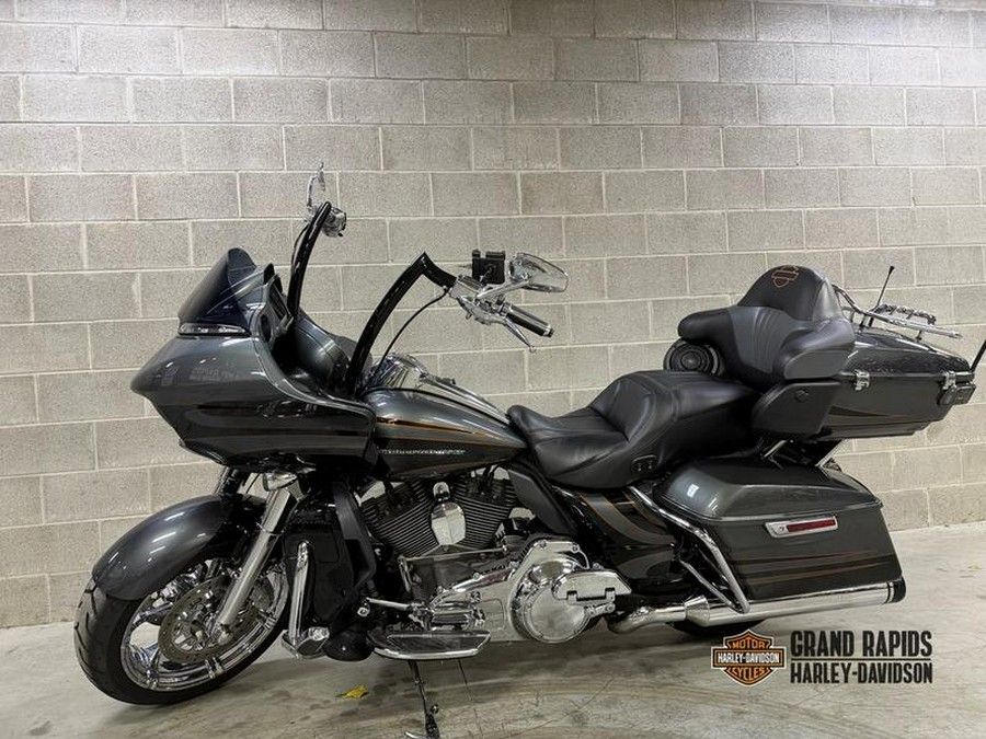 2016 Harley-Davidson® FLTRUSE - CVO™ Road Glide Ultra®